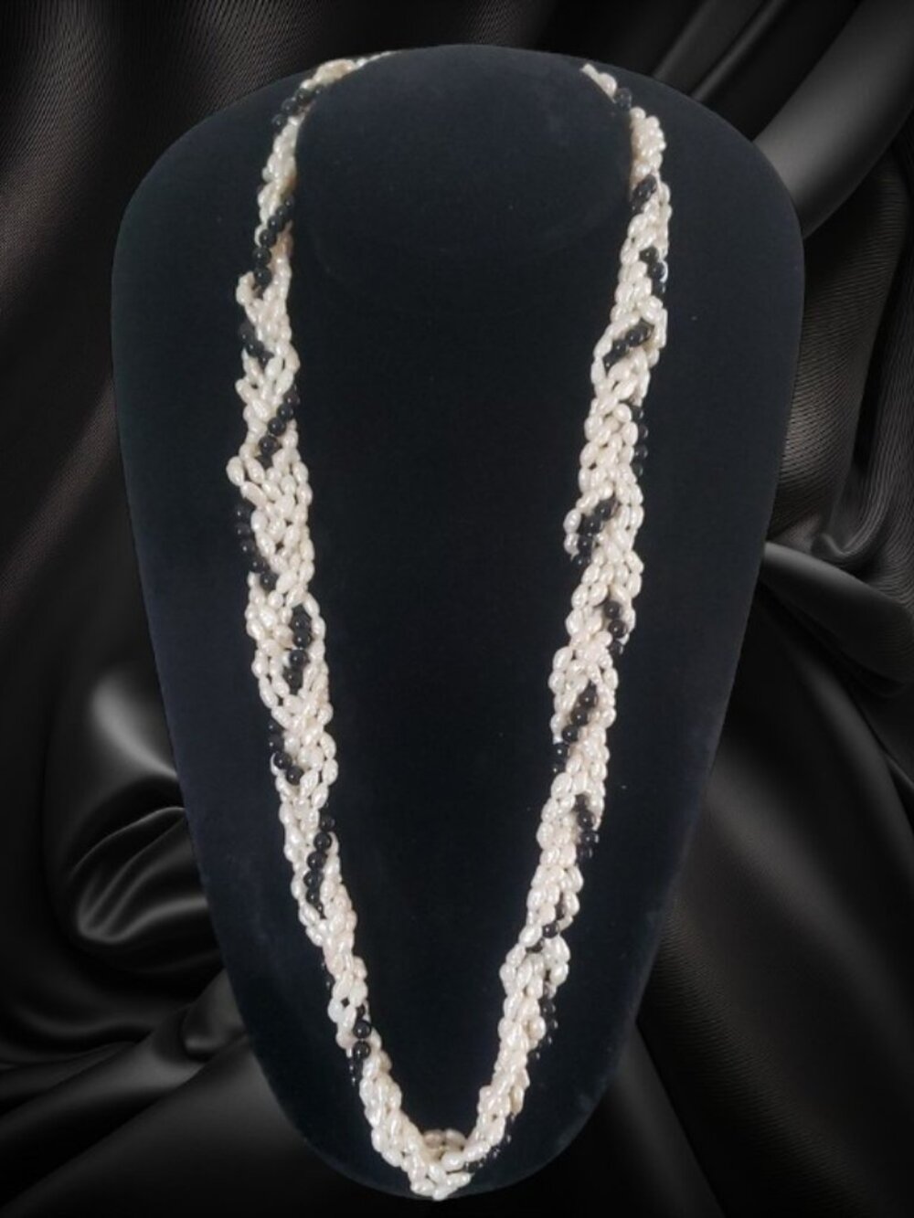 Twisted Rice Pearl & Black Bead Torsade Style Necklace  ✨Length: 23"   NWOT✨